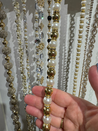 Raz 5' Ribbed Pearl and Rhinestone Christmas Tree Garland G4617575