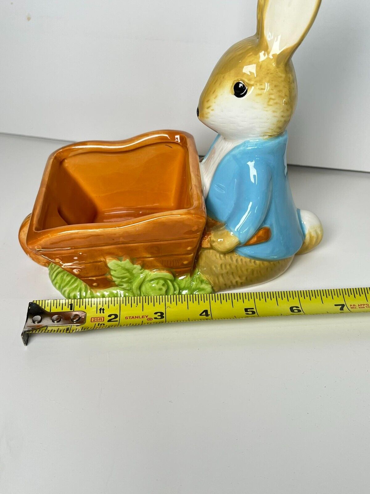 Beatrix Potter Peter Rabbit Easter Collection Wheelbarrel Trinket egg Holder E23