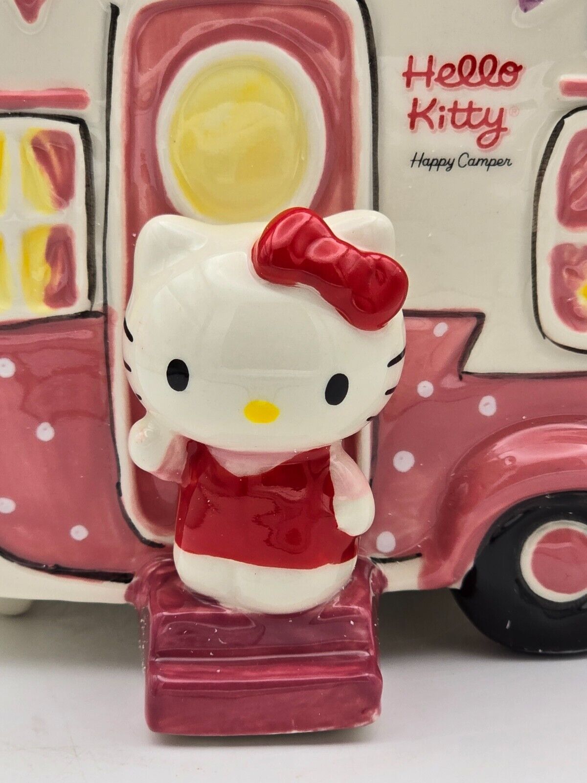 BLUE SKY CLAYWORKS SANRIO HELLO KITTY "HAPPY CAMPER" RETRO CAMPER FIGURINE NEW