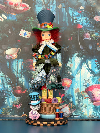 Mrs Hatter with Cheshire Cat Hollywood Nutcracker HA0813
