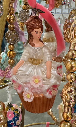 Pre-Order EC Let Them Eat Cupcake Ornament 4653214