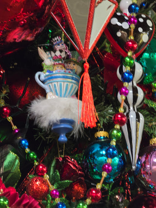 Alice In Wonderland Tea Party Ornament HAT0006 Cheshire Cat Mad Hatter Queen of Hearts